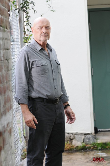 Joe White (Terry O'Quinn).