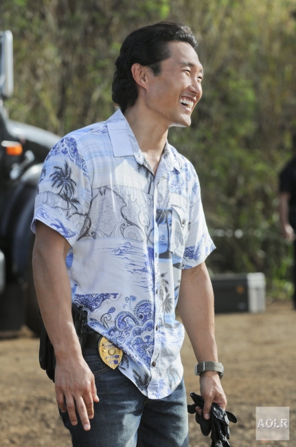 Chin Ho Kelly (Daniel Dae Kim) se prend un fou rire.