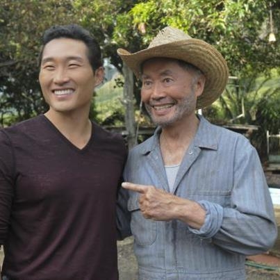 Chin Ho Kelly (Daniel Dae Kim) et son oncle, Choi (George Takei).