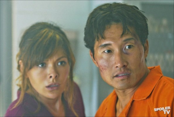 Leilani (Lindsay Price) & Chin Ho Kelly (Daniel Dae Kim).