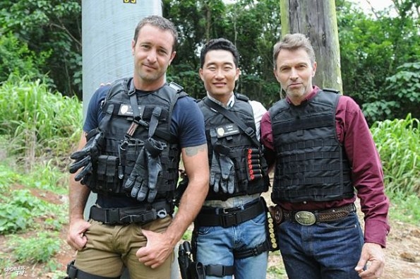 McGarrett (Alex O'Loughlin), Chin (Daniel Dae Kim) et Ray Harper (Tim Daly).