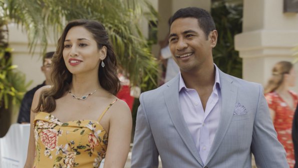 Tani Rey (Meaghan Rath) & Junior Reigns (Beulah Koale).
