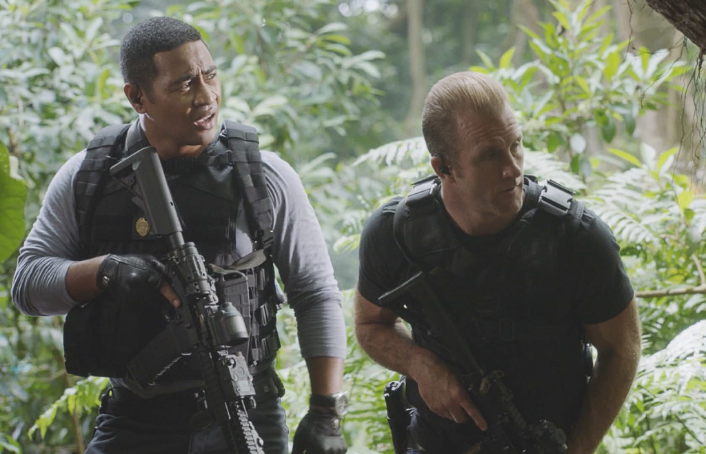 Junior (Beulah Koale) et Danny (Scott Caan) sont au cœur de la jungle afin de retrouver un père de famille qui a été kidnappé. 