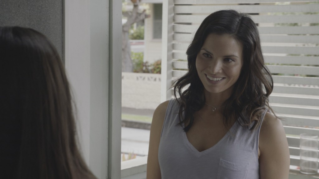Quinn (Katrina Law) vient rendre visite à son ancienne belle-fille, Olivia (Siena Agudong).